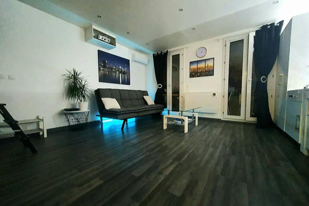 Superbe Studio De 30M2 Proche De Paris พัวส์ซี ภายนอก รูปภาพ